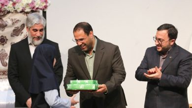 تجلیل از کودکی که ۶۵۵ کتاب را در ۸ ماه خوانده است